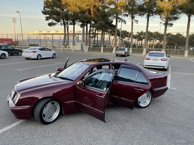 Mercedes E 320 2000, 179,000 km - 3.2 л - Sumqayıt