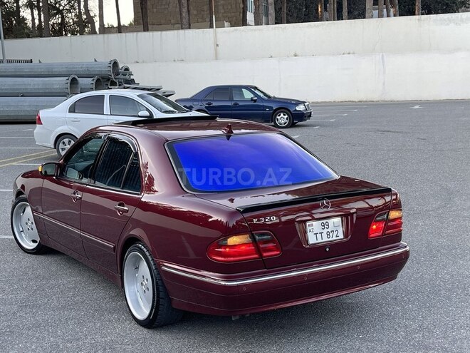 Mercedes E 320 2000, 179,000 km - 3.2 л - Sumqayıt