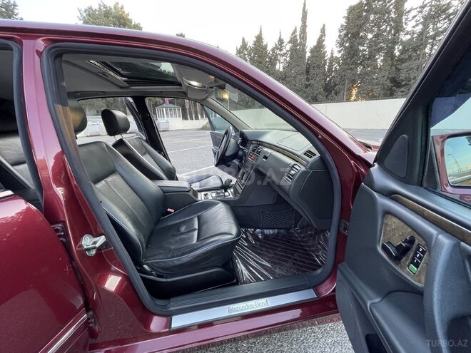 Mercedes E 320 2000, 179,000 km - 3.2 л - Sumqayıt