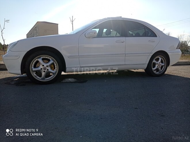 Mercedes C 240 2001, 122,222 km - 2.6 л - Neftçala