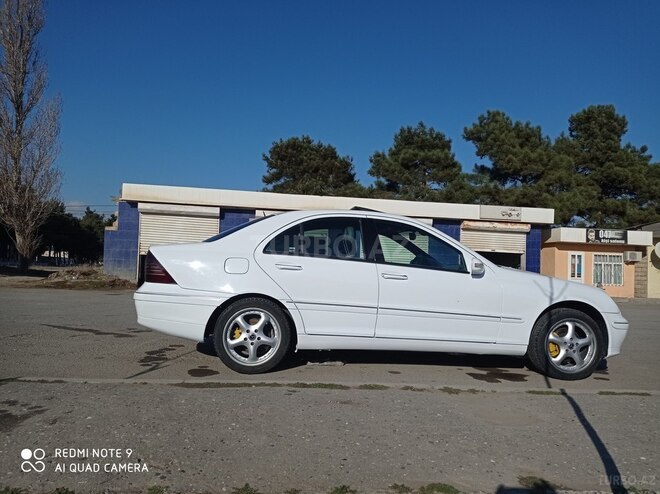 Mercedes C 240 2001, 122,222 km - 2.6 л - Neftçala