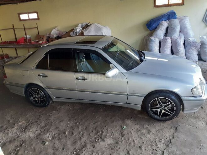 Mercedes C 220 1999, 570,000 km - 2.2 l - Beyləqan