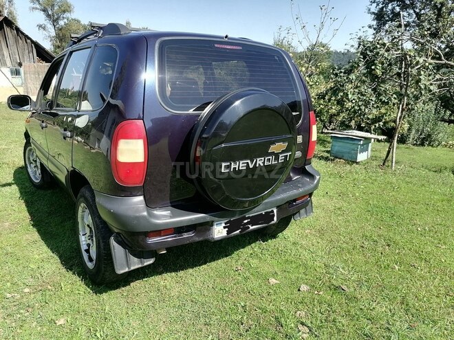 Chevrolet Niva 2005, 200,000 km - 1.7 l - Lerik
