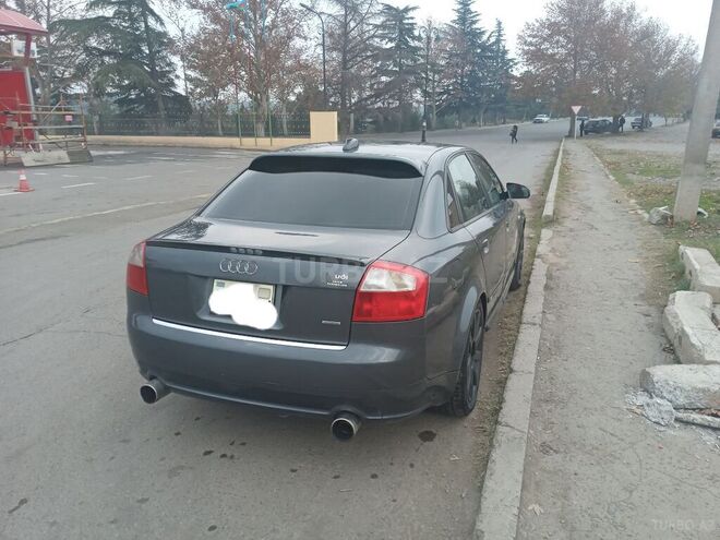 Audi A4 2004, 330,000 km - 1.8 l - Gəncə