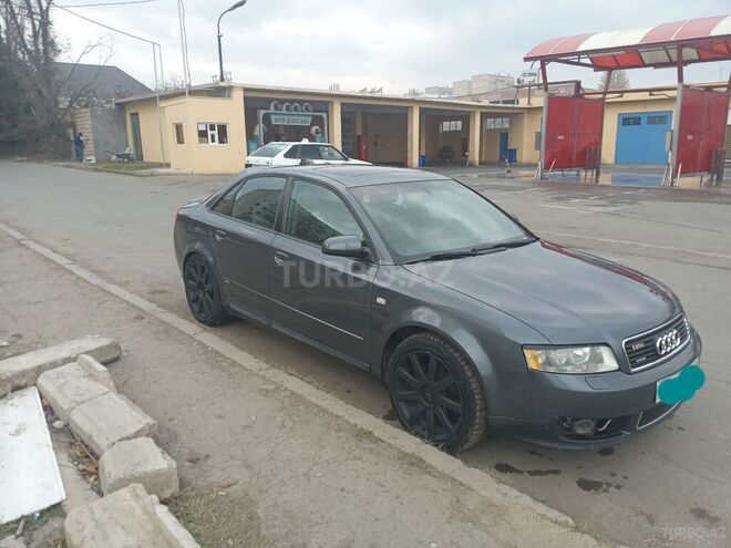 Audi A4 2004, 330,000 km - 1.8 l - Gəncə