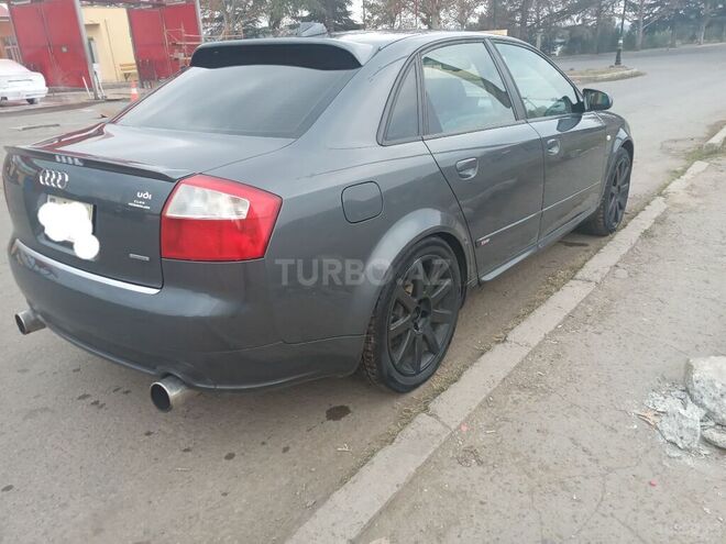 Audi A4 2004, 330,000 km - 1.8 l - Gəncə