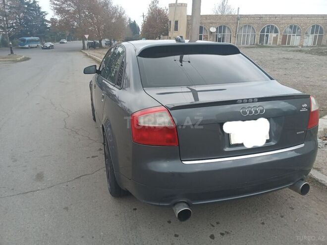 Audi A4 2004, 330,000 km - 1.8 l - Gəncə