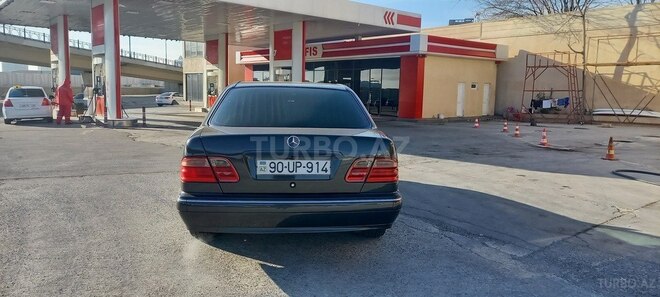 Mercedes E 240 2000, 300,000 km - 2.4 л - Bakı