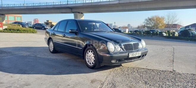 Mercedes E 240 2000, 300,000 km - 2.4 л - Bakı