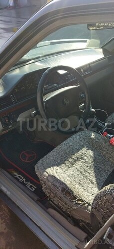 Mercedes E 200 1992, 650,843 km - 2.0 l - Sabirabad