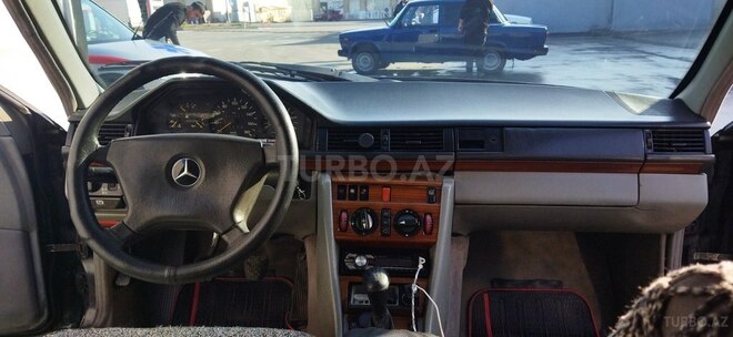 Mercedes E 200 1992, 650,843 km - 2.0 l - Sabirabad