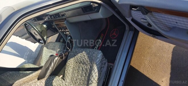 Mercedes E 200 1992, 650,843 km - 2.0 l - Sabirabad