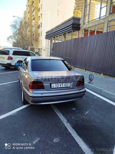 BMW 528 1999, 312,000 km - 2.8 l - Bakı