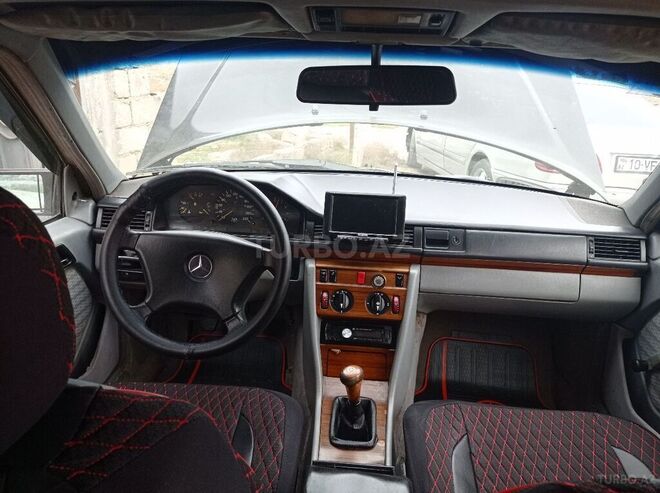 Mercedes E 200 1992, 328,800 km - 2.0 l - Bakı