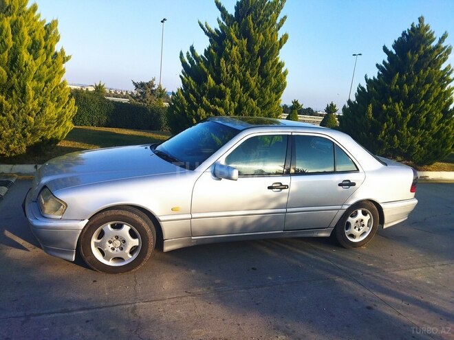 Mercedes C 220 1999, 417,556 km - 2.2 l - Bakı