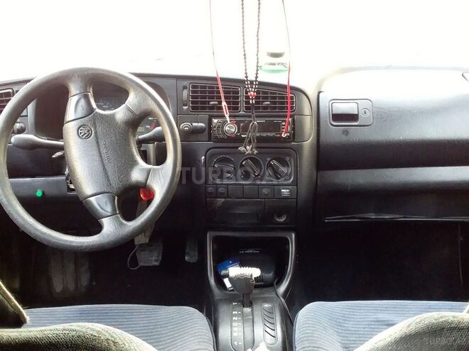 Volkswagen Golf 1993, 159,738 km - 2.0 л - Ucar