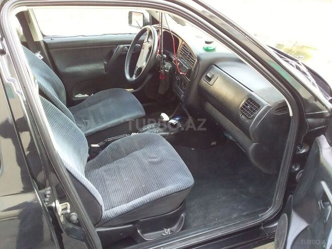 Volkswagen Golf 1993, 159,738 km - 2.0 л - Ucar