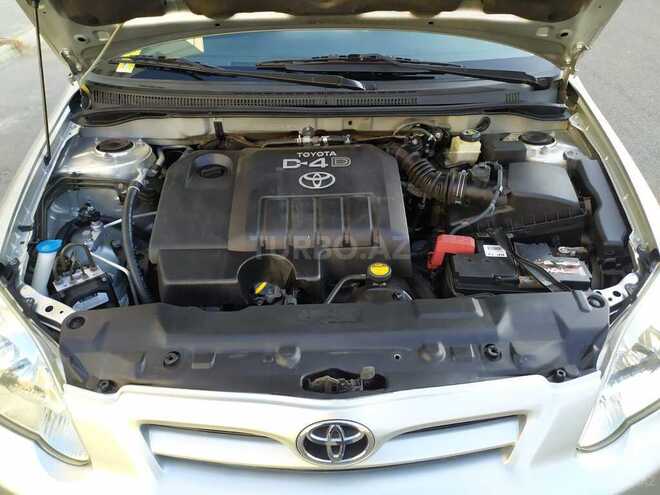 Toyota Corolla 2004, 205,000 km - 1.4 l - Bakı