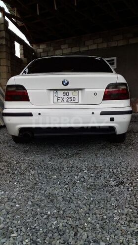 BMW 528 1996, 383,000 km - 2.8 l - İsmayıllı