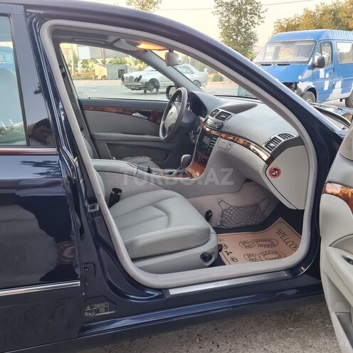 Mercedes E 270 2003, 295,000 km - 2.7 l - Bakı