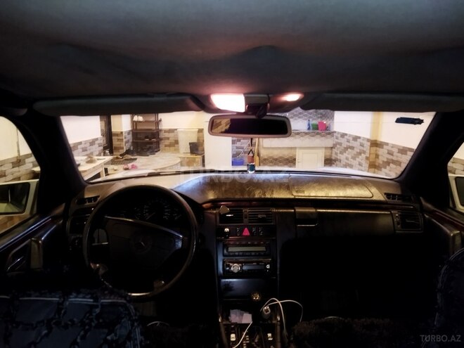 Mercedes E 240 1998, 300,000 km - 2.4 l - Gəncə