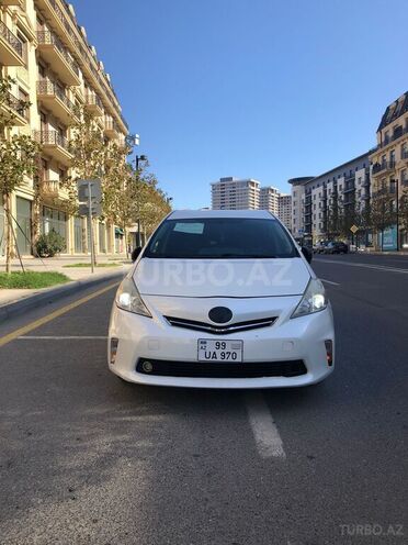 Toyota Prius V 2013, 302,557 km - 1.8 л - Bakı