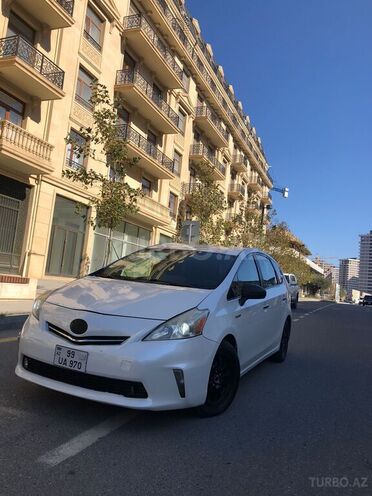 Toyota Prius V 2013, 302,557 km - 1.8 л - Bakı