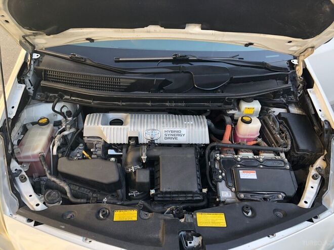 Toyota Prius V 2013, 302,557 km - 1.8 л - Bakı