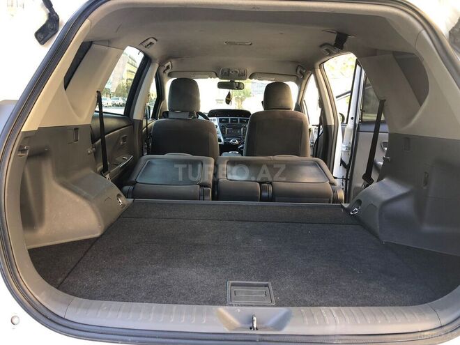 Toyota Prius V 2013, 302,557 km - 1.8 л - Bakı