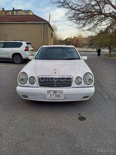 Mercedes E 240 1999, 245,856 km - 2.4 l - Bakı