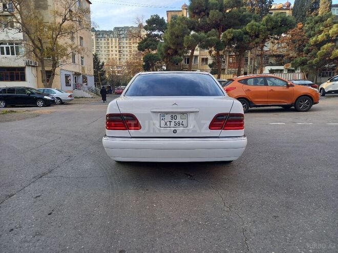 Mercedes E 240 1999, 245,856 km - 2.4 l - Bakı