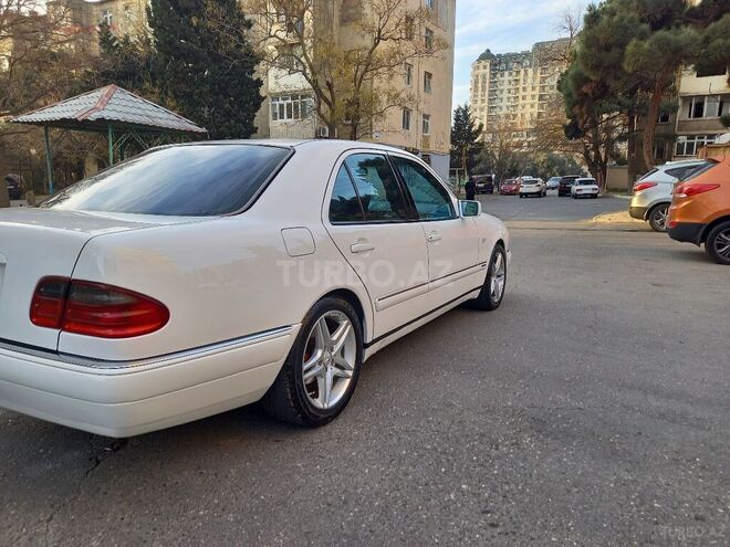 Mercedes E 240 1999, 245,856 km - 2.4 l - Bakı