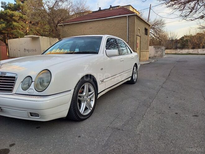 Mercedes E 240 1999, 245,856 km - 2.4 l - Bakı