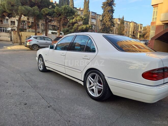 Mercedes E 240 1999, 245,856 km - 2.4 l - Bakı