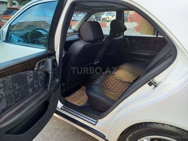 Mercedes E 240 1999, 245,856 km - 2.4 l - Bakı