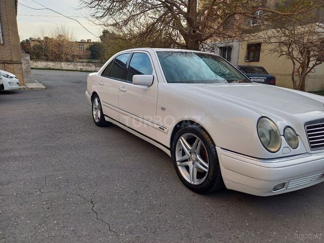 Mercedes E 240 1999, 245,856 km - 2.4 l - Bakı