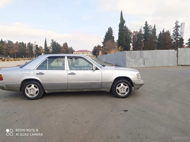 Mercedes E 250 1991, 355,000 km - 2.5 l - İmişli
