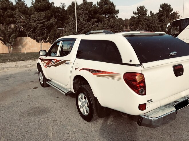 Mitsubishi L200 2013, 187,576 km - 2.5 l - Bakı
