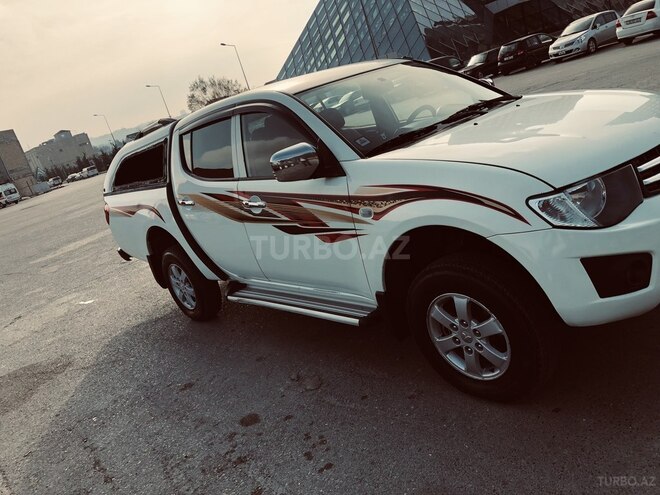Mitsubishi L200 2013, 187,576 km - 2.5 l - Bakı