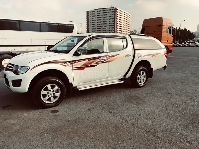 Mitsubishi L200 2013, 187,576 km - 2.5 l - Bakı