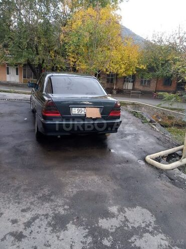 Mercedes C 220 1997, 250,000 km - 2.2 l - Zaqatala