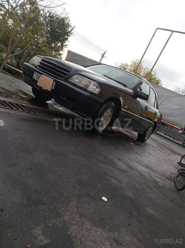 Mercedes C 220 1997, 250,000 km - 2.2 l - Zaqatala