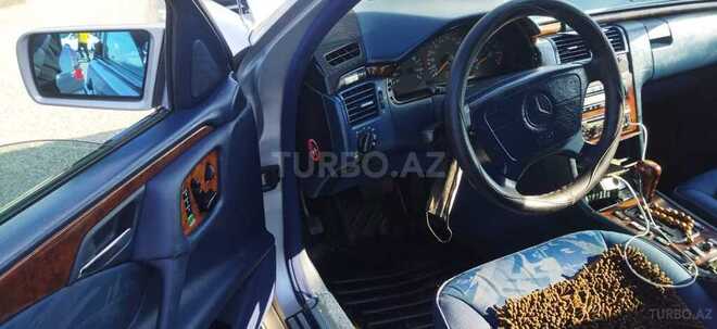 Mercedes E 240 1998, 305,000 km - 2.4 l - Bakı