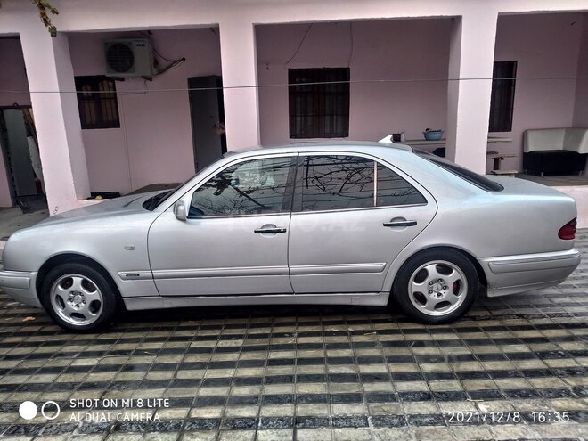 Mercedes E 240 1998, 305,000 km - 2.4 l - Bakı