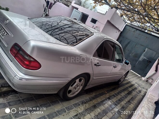 Mercedes E 240 1998, 305,000 km - 2.4 l - Bakı