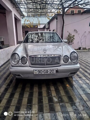 Mercedes E 240 1998, 305,000 km - 2.4 l - Bakı