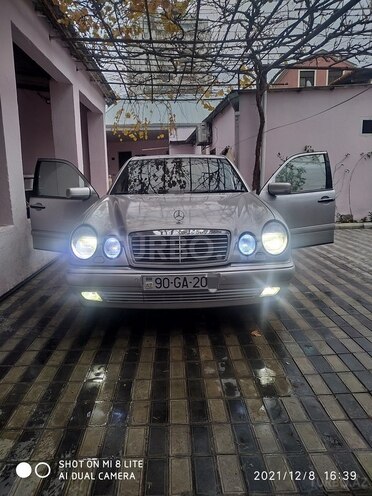 Mercedes E 240 1998, 305,000 km - 2.4 l - Bakı