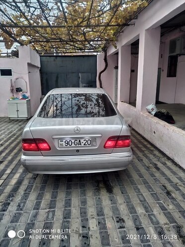 Mercedes E 240 1998, 305,000 km - 2.4 l - Bakı