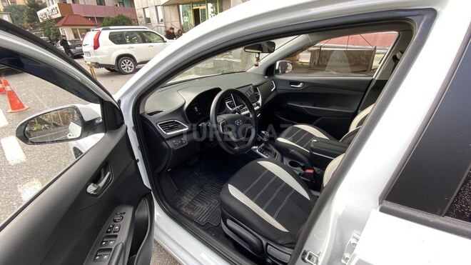 Hyundai Accent 2021, 19,000 km - 1.6 l - Bakı