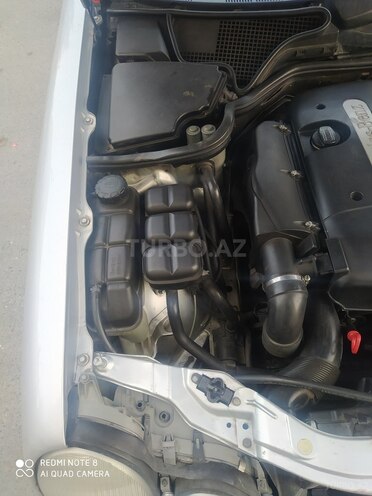 Mercedes E 220 2000, 290,000 km - 2.2 л - Bakı